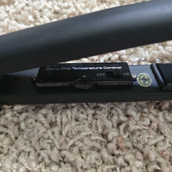 L'ange Black Ceramic Plates Hair Straightener - Picture 4 of 10